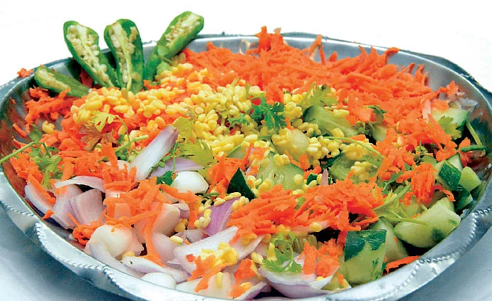வெள்ளரிக்காய் வெஜ் சாலட்