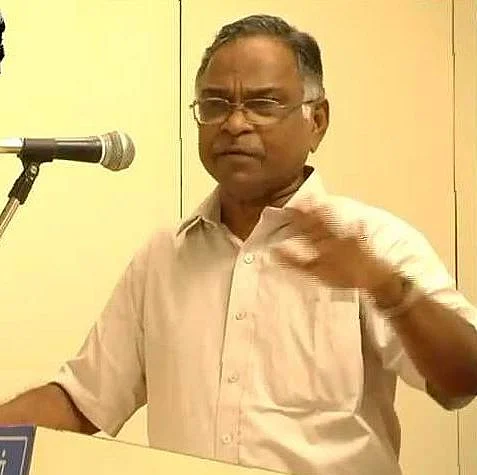 பேராசிரியர் கருணானந்தம்