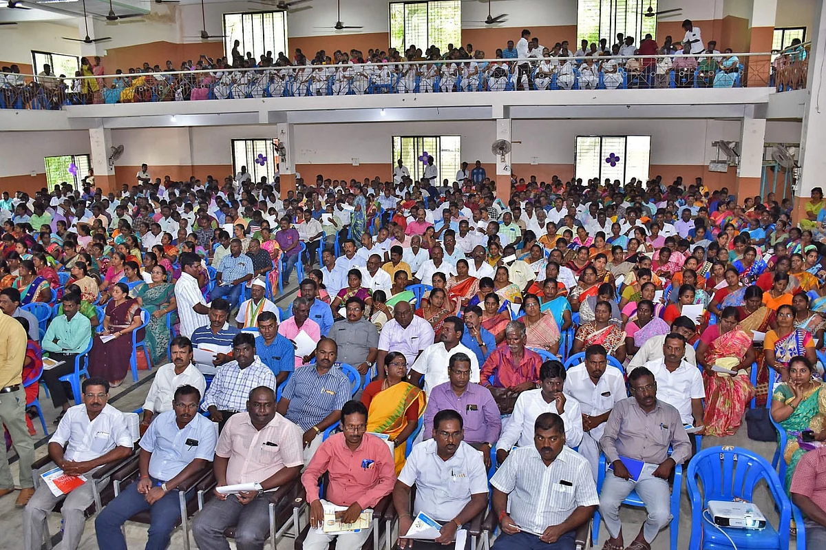 `எங்களால் மட்டும் முடியாது; மக்களும் இணைய வேண்டும்..!' - பேரிடர் மேலாண்மை குறித்து ராதாகிருஷ்ணன்