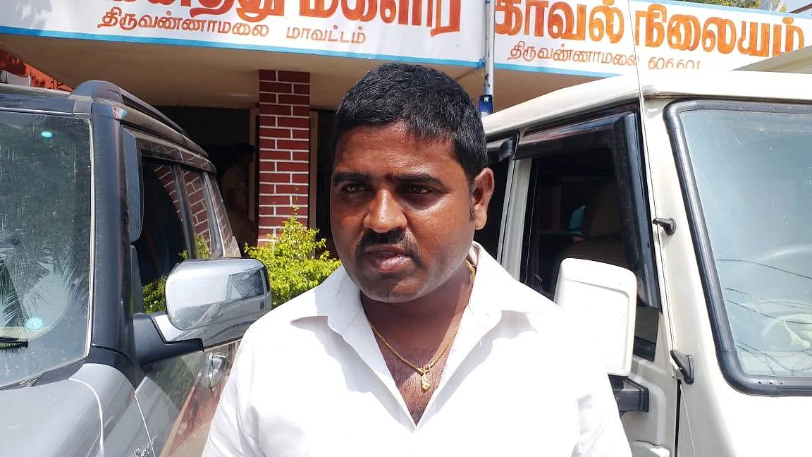 முரளி