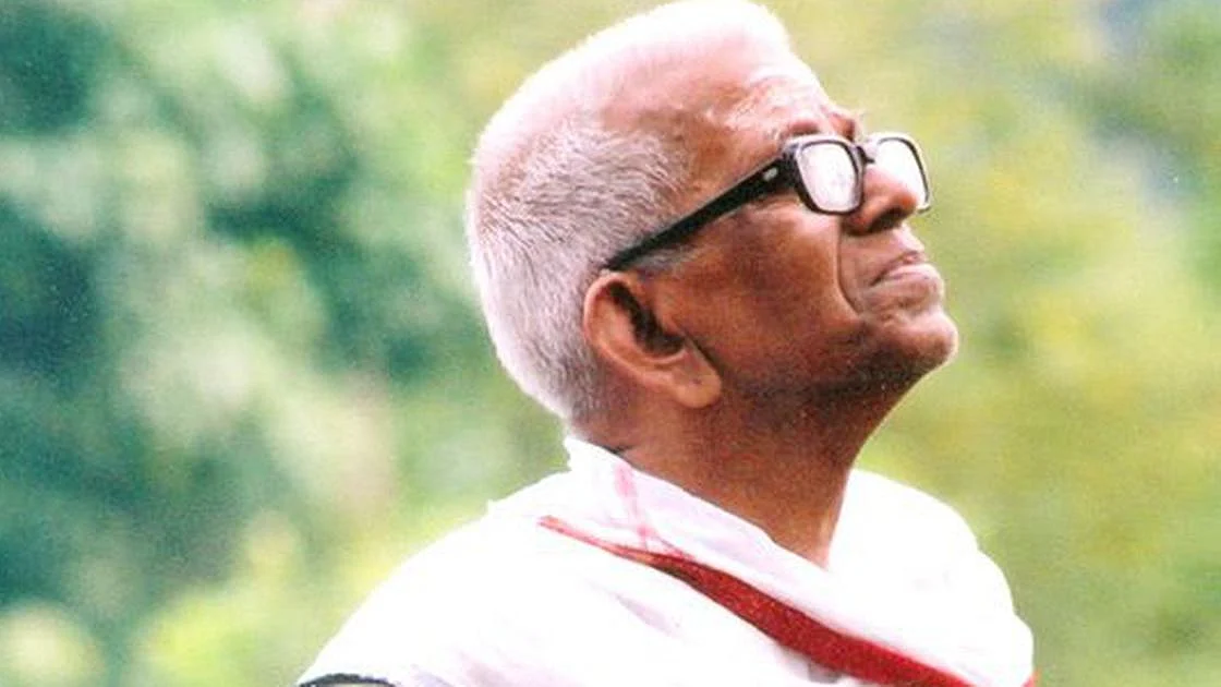 கவிஞர்.அக்கிதம் நம்பூதிரி
