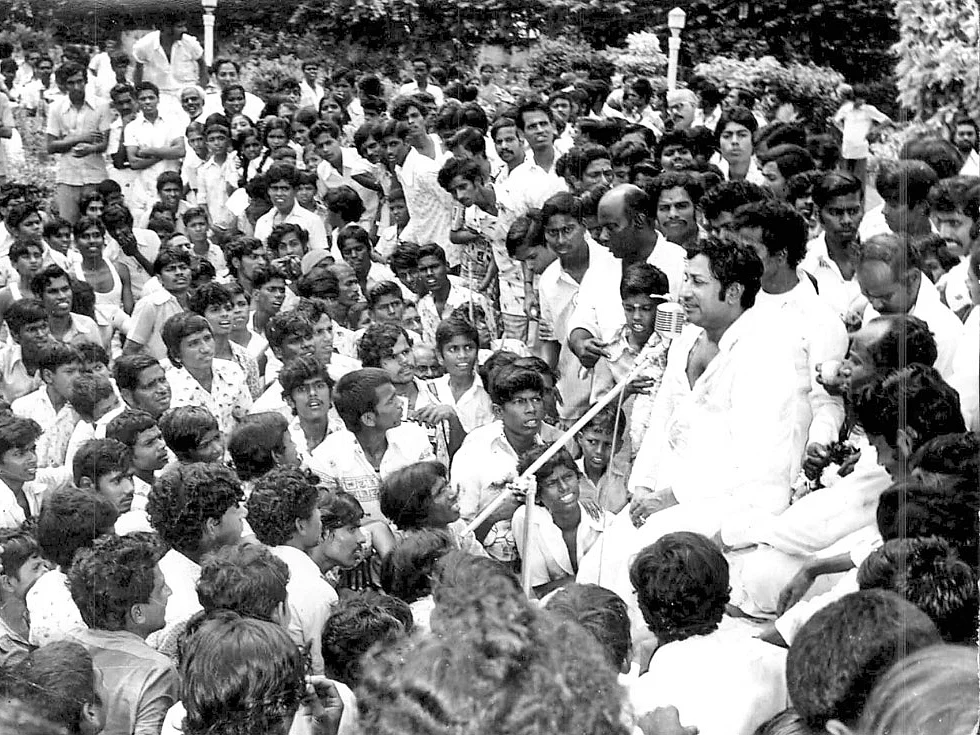 ``யாரையும் `ஒழிக' கோஷம் போட்டுத் திட்டாதீங்கப்பா!" - புதுக் கட்சி தொடங்கிய சிவாஜி! #VikatanVintage