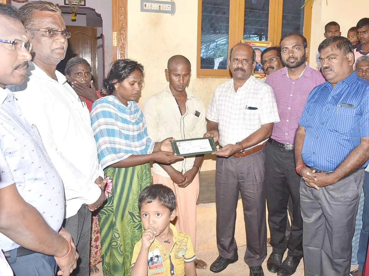 `விரைவில் வதந்திகளுக்கு முற்றுப்புள்ளி!’ - சுஜித் விவகாரத்தில் திருச்சி ஆட்சியர்