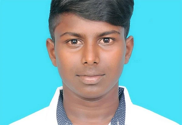 கொல்லப்பட்ட மாணவர் முகேஷ்