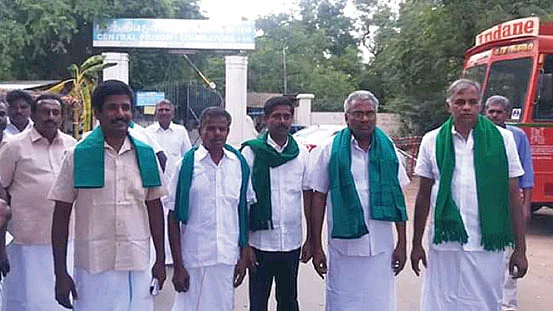 கோவை மத்திய சிறையிலிருந்து விடுதலையானபோது...