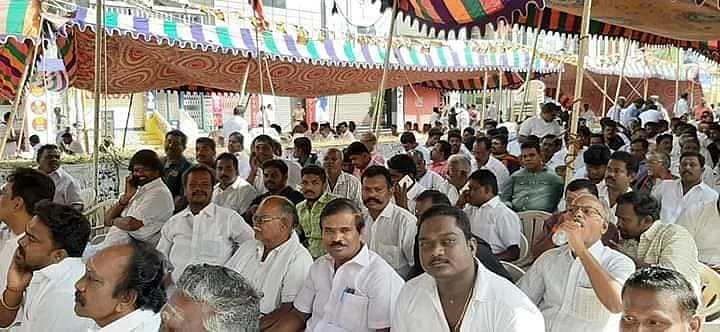 உண்ணாவிரதத்தில் கலந்துகொண்டவர்கள்