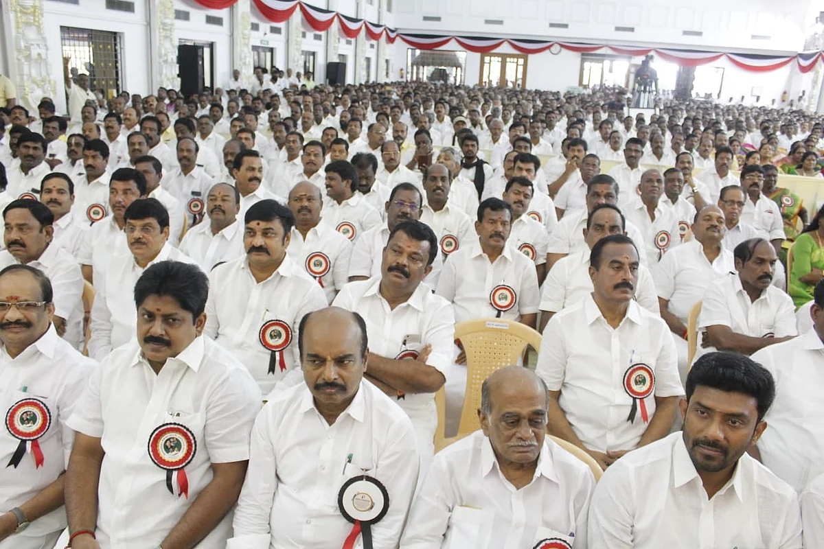 பொதுக்குழு