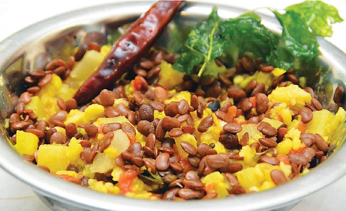 சுரைக்காய் முளைகட்டிய கொள்ளுக்கூட்டு