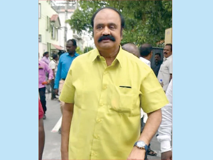 “சசிகலா வெளியே வருவதில் தினகரனுக்கு விருப்பமில்லை!”