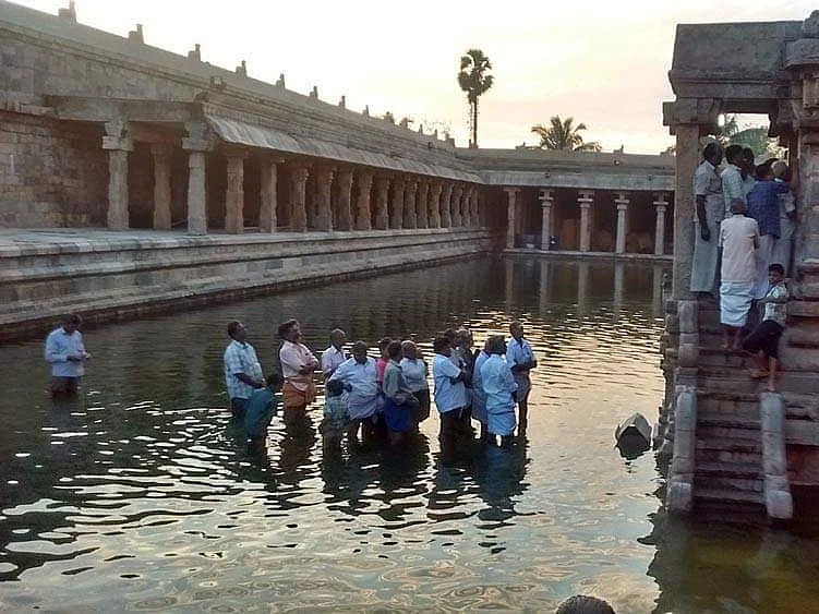 ஆயிரம் ஆண்டுக் கலைப்பொக்கிஷம் தேங்கிநிற்கும் நீரால் களையிழக்கும் அவலம்... கண்டுகொள்ளுமா அரசு?
