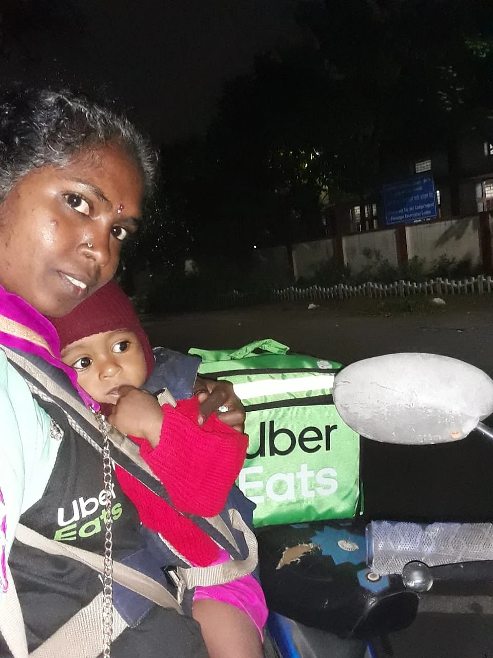 குழந்தையுடன் வள்ளி