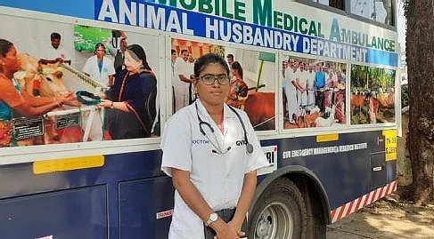 Dr.Nanthini