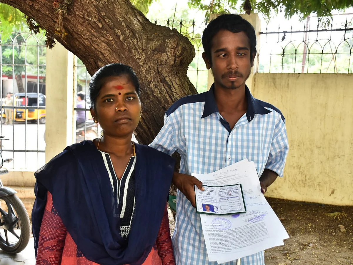 `என்னுடைய தம்பி போல் மாறிவிட்டான்'- மாற்றுத்திறனாளி இளைஞருக்குக் கைகொடுத்த பெண்!