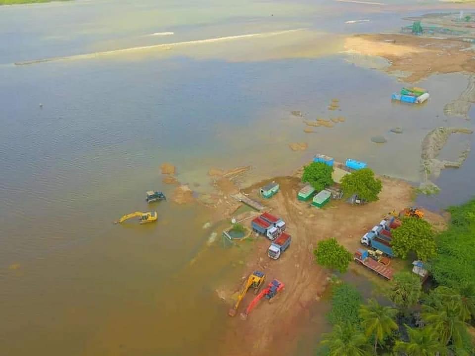 மழைநீர் சூழ்ந்துள்ள அனல்மின் நிலையம்