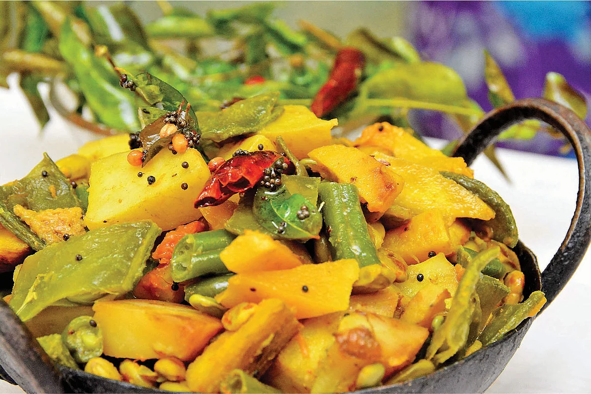 மொச்சை கதம்பப் பொரியல்