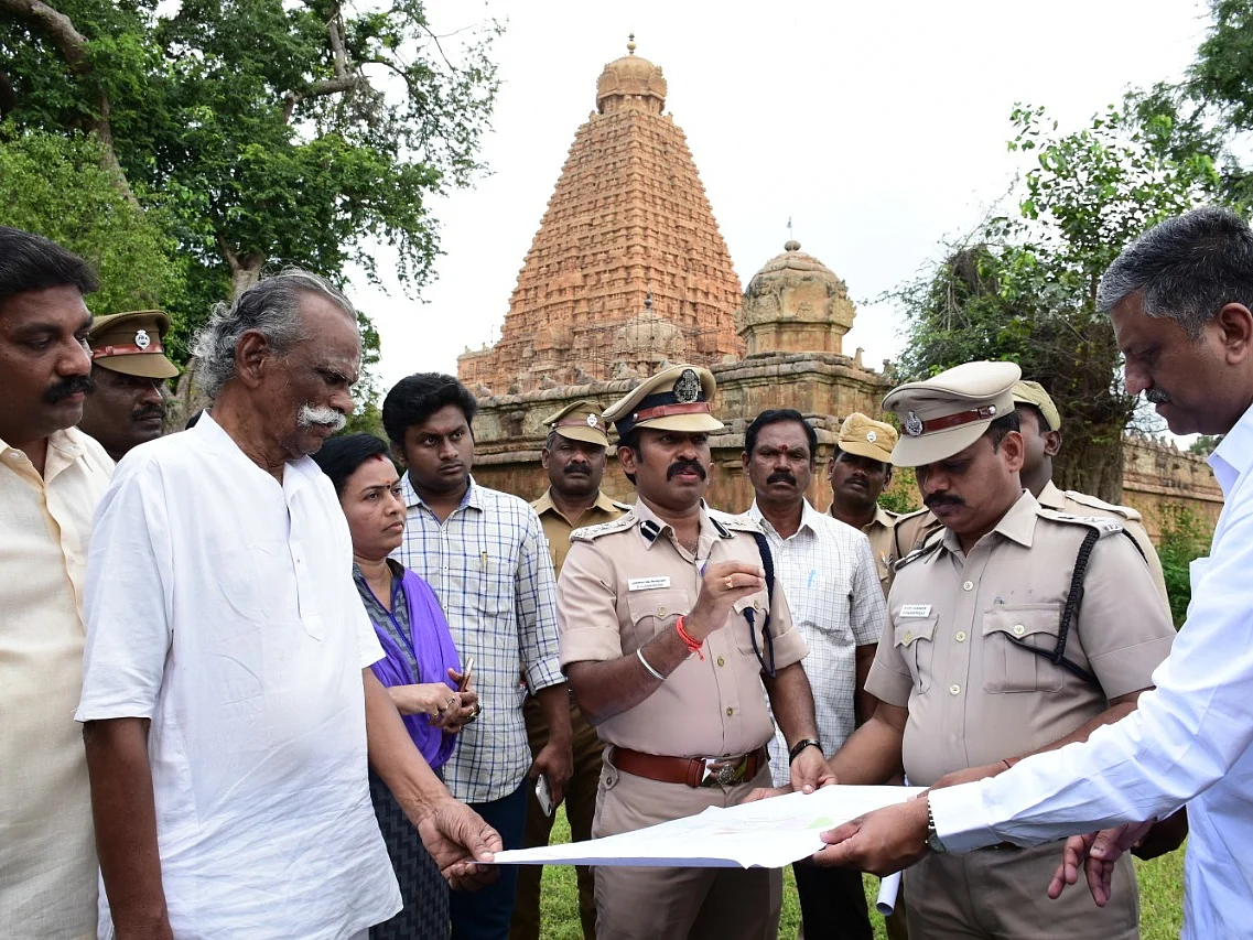 தஞ்சை பெரிய கோயில் கும்பாபிஷேக தேதியை அறிவிக்கத் தயங்கும் ஆட்சியாளர்கள்! - சென்டிமென்ட் காரணமா?