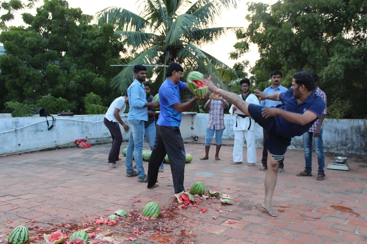 கின்னஸ் சாதனை பயிற்சியின் போது