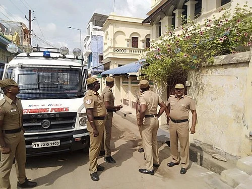 நெல்லை கண்ணன் வீட்டில் போலீஸ்