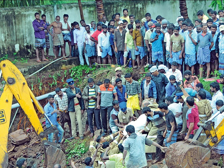 17 உயிர்கள் பலியானதற்கு காரணம் ஆதிக்கச்சுவர் மட்டுமல்ல...