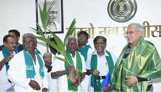 மரத்தடி மாநாடு: மானியத்தில் வெங்காய விதை!