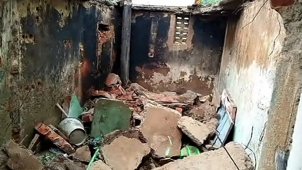 இடிந்து விழுந்த கட்டடம்