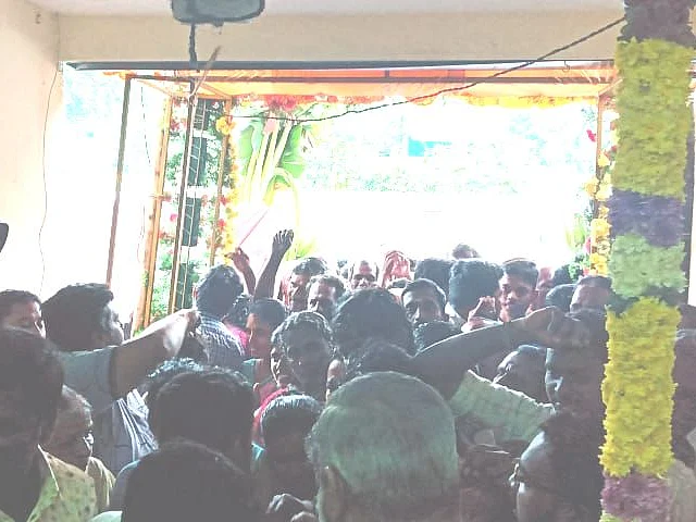 `25 பைசாவுக்குப் பிரியாணி வாங்கிய 200 பேர்!’ -வேலூர் மக்களை ஆச்சர்யப்படுத்திய ஹோட்டல்