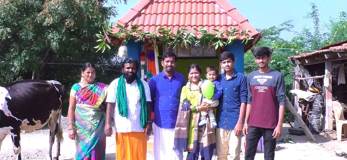 குடும்பத்தாருடன் சங்கர்