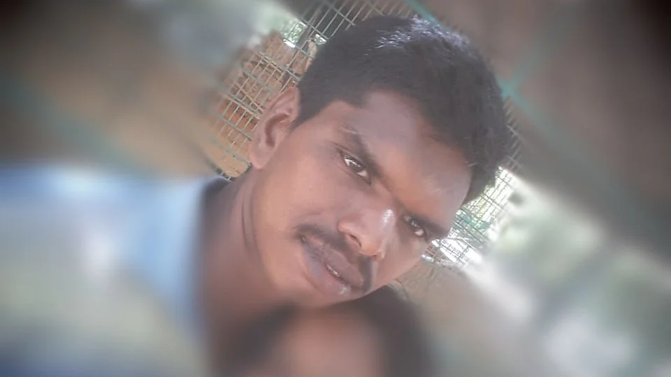 காவலர் வீரமணியுடன் சரஸ்வதி