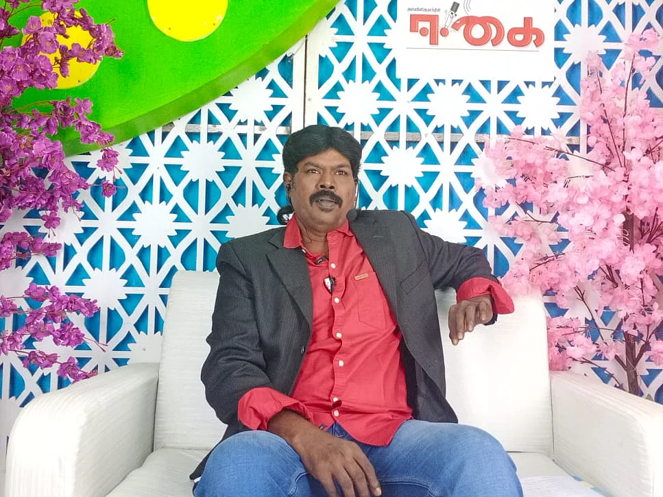 `நோ சாங்.. நோ காமெடி.. ஒன்லி டாக் ஷோ!' -தொடர்ந்து 12 மணி நேரம் அசத்திய தஞ்சை இளைஞர்