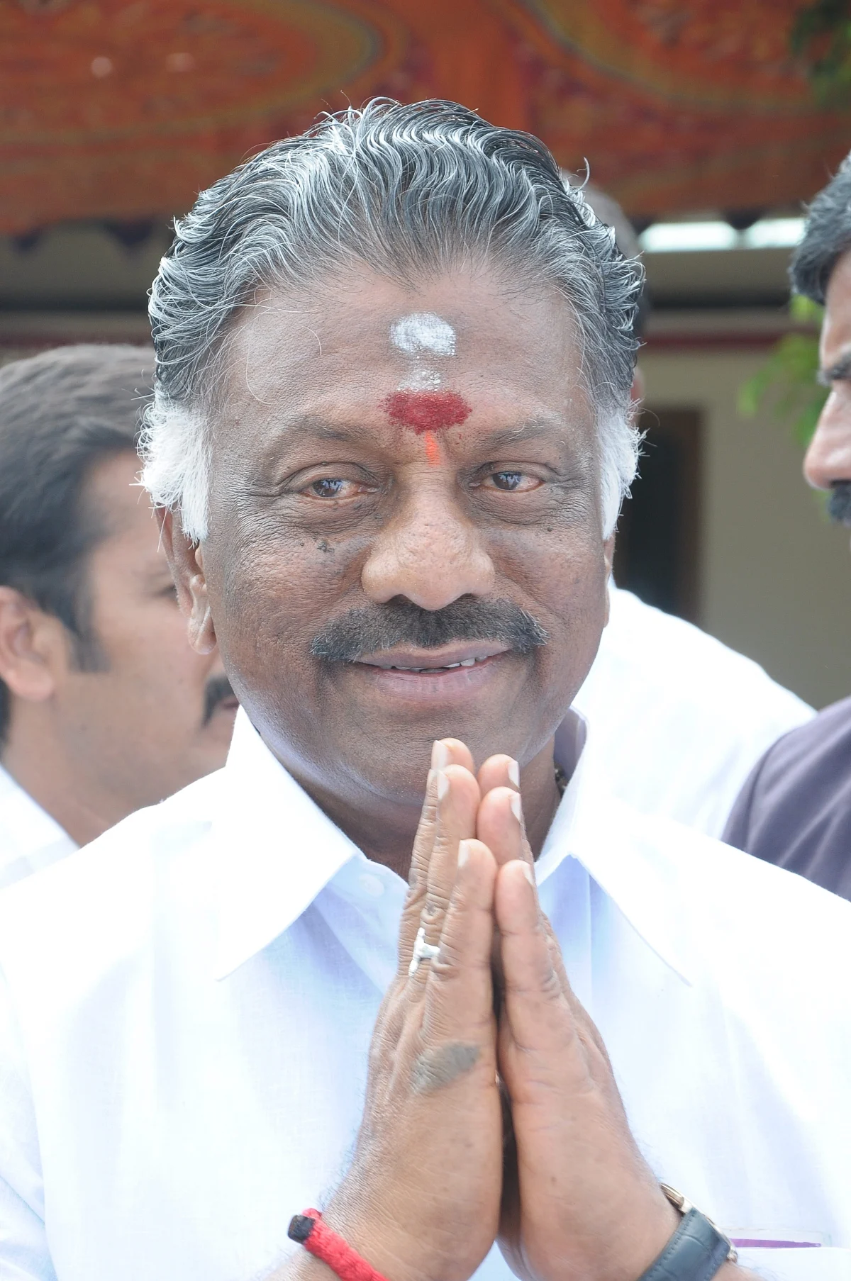 துணை முதல்வர் ஓ.பி.எஸ்