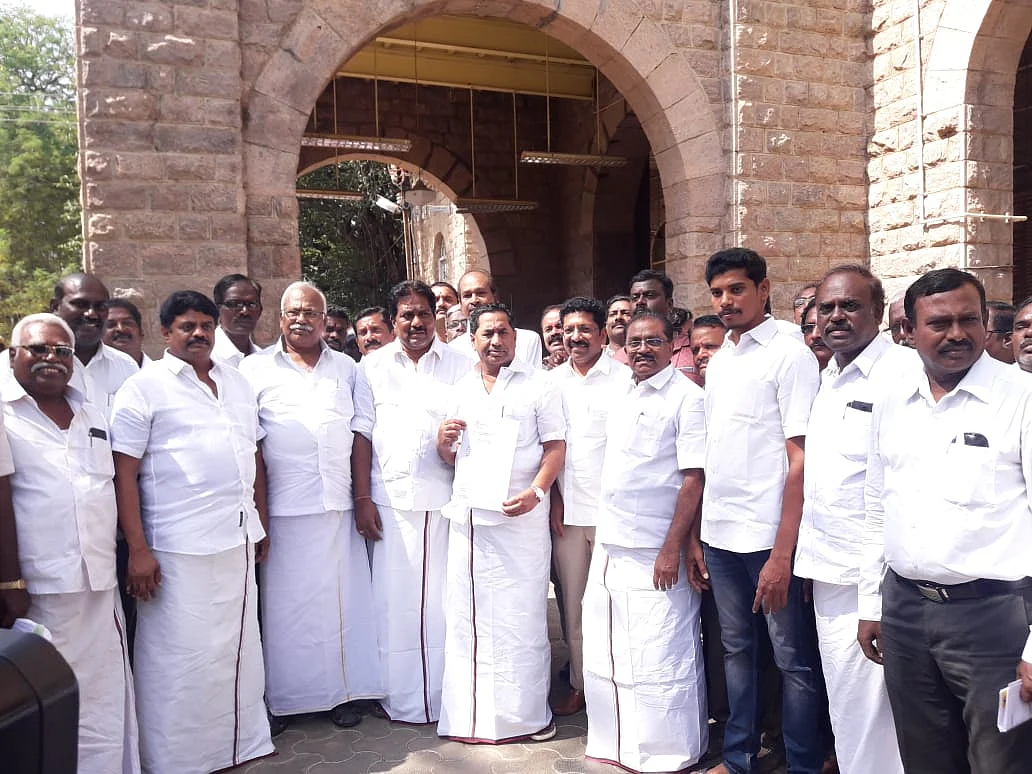ஜெயலலிதா சிலை