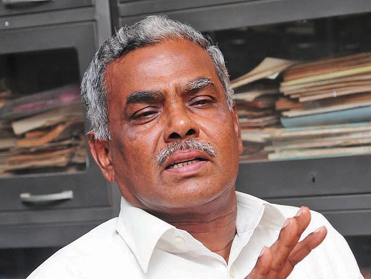 “கம்யூனிஸ்ட்கள்தான் பழங்குடிகளின் பாதுகாவலர்கள்...”