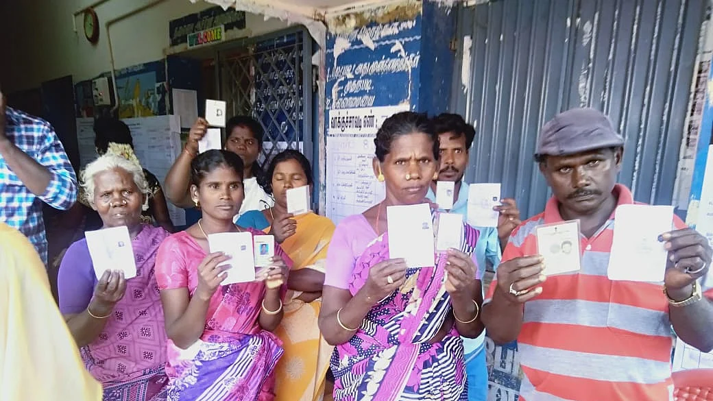அம்மச்சியாபுரம் கிராம மக்கள்