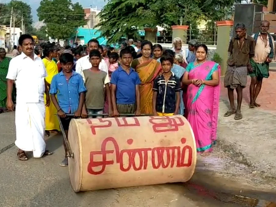 `15 வருடங்களுக்குப் பின் ஒதுக்கப்பட்ட சின்னம்!' - தேனி மக்களை ஆச்சர்யப்படுத்திய சுயேச்சை வேட்பாளர்