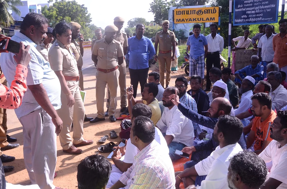 தேர்தல் புறக்கணிப்பில் வாக்காளர்கள்