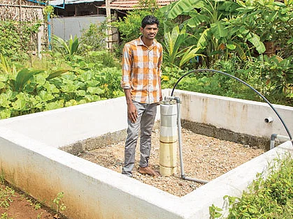 வறண்ட போர்வெல்லிலும் தண்ணீர் வரவைத்த விவசாயி!