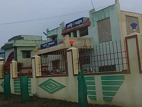 `2 வருடங்கள்; ஆற்றில் லாரிலாரியாகக் குப்பைகள்!' - திட்டக்குடி பேரூராட்சி அதிர்ச்சி #ViralVideo