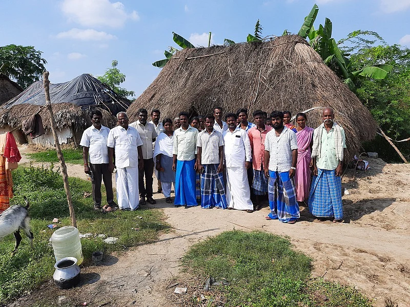பாதிக்கப்பட்ட இருளர்கள்