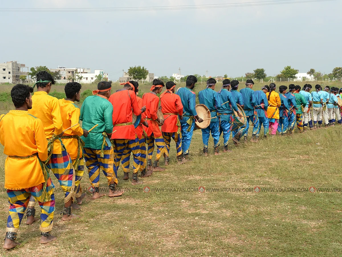 பறையோடு ஒரு சாதனை முயற்சி... கோவையில் களைகட்டிய `பறைகள் ஆயிரம்' நிகழ்ச்சி!