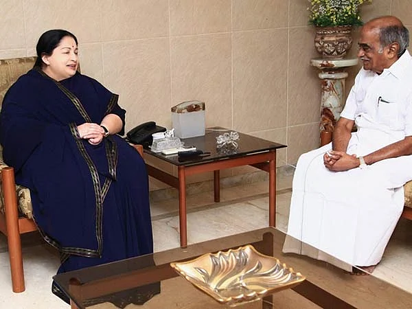 ஜெயலலிதாவுடன் எஸ்.ஆர்.பாலசுப்பிரமணியம்