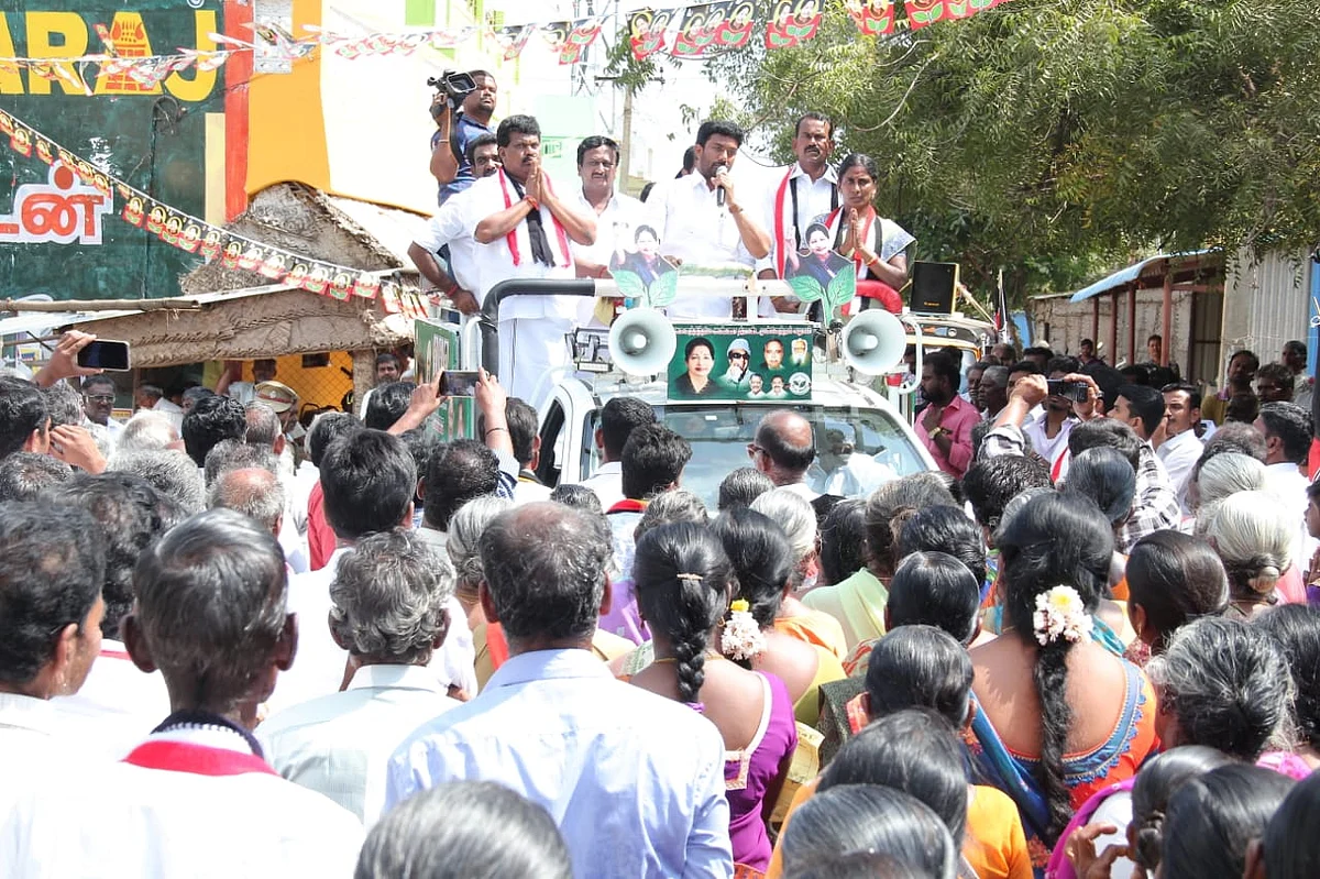 தேனி எம்.பி ரவீந்திரநாத்குமார்