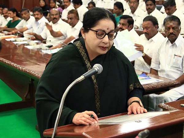 சட்டசபையில் ஜெயலலிதா