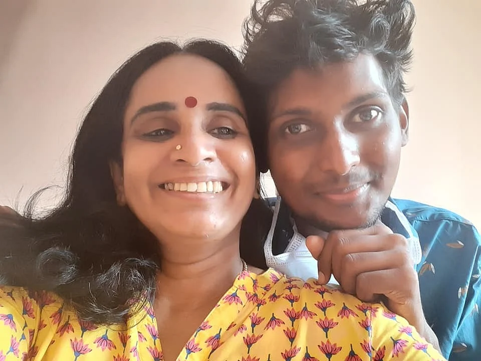 `செயலிழந்த சிறுநீரகம்; கைவிரித்த உறவுகள்'- 17 வயதுச் சிறுவனுக்காக சிறுநீரகத்தை தானமாக வழங்கிய பெண்