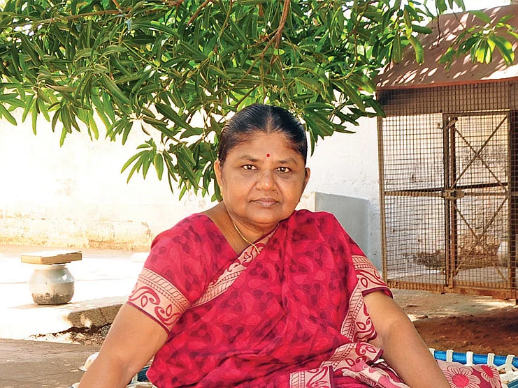 “திராவிடக் கட்சிகள், பெண்களை ஒதுக்கி வைத்திருக்கின்றன!”