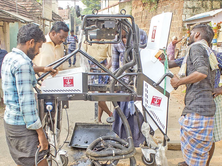 பாண்டிகூட் 2.0 - மலக்குழிகளைச் சுத்தம் செய்யும் ரோபோ