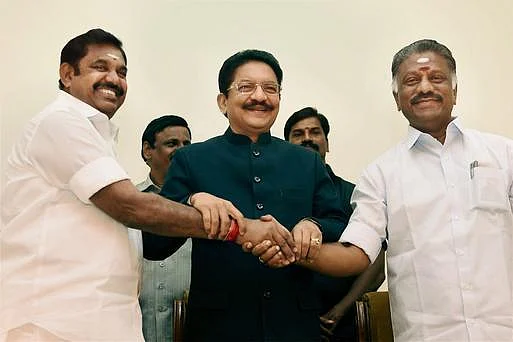 எடப்பாடியும் பன்னீரும்
