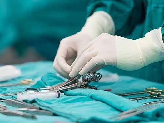 `2 வருட வலி; விடை கிடைக்காத புதிர்!' -மருத்துவர்களுக்கு அதிர்ச்சி கொடுத்த இளம்பெண்