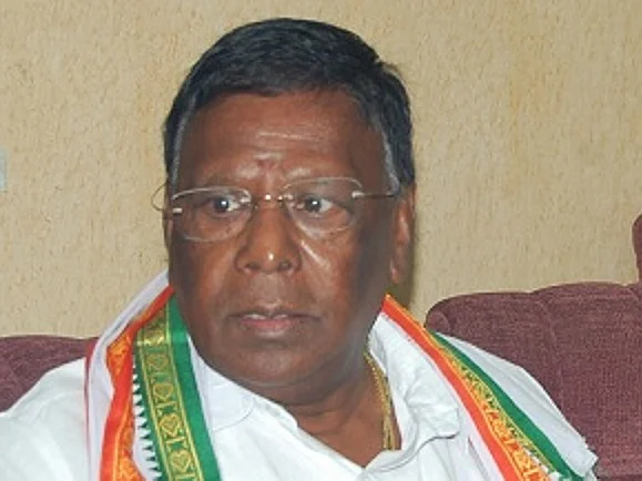 `106 நாள்கள் ஏன் சிறைவைக்கப்பட்டார் சிதம்பரம்?!' - கட்சி அலுவலகத்தில் கொதித்த முதல்வர் நாராயணசாமி
