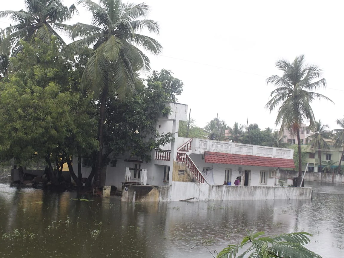 `14 இடங்களில் மிகக் கனமழை; 53 இடங்களில் கனமழை!' - தமிழகத்தில் தொடரும் மழை