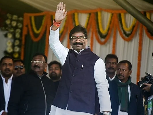 `பாதல்காடி போராட்டம்; தேசத்துரோக வழக்கு ரத்து!' - முதல்நாளிலேயே அதிரடி காட்டிய ஹேமந்த் சோரன்